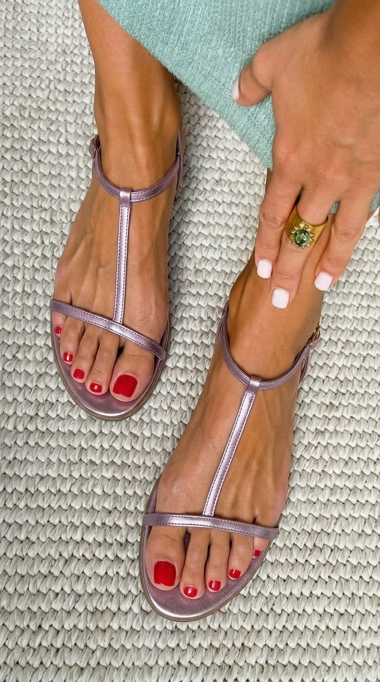 SCARLETT | Metallic T-Strap Flat Sandals